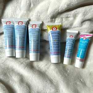 FIRST AID BEAUTY SKINCARE SET